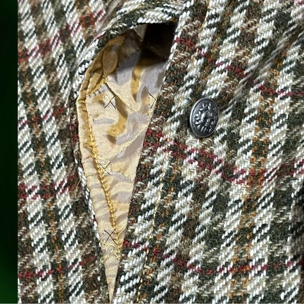 VTG Hooded Golden Quilt Lined Wool Check Cape Ornate Button One Size Heavyweight - Picture 12 of 16
